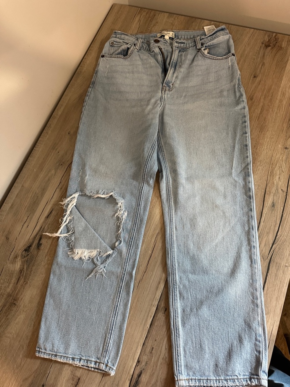 Abercrombie & Fitch Light Wash Straight Leg Jeans with Distressed Knee